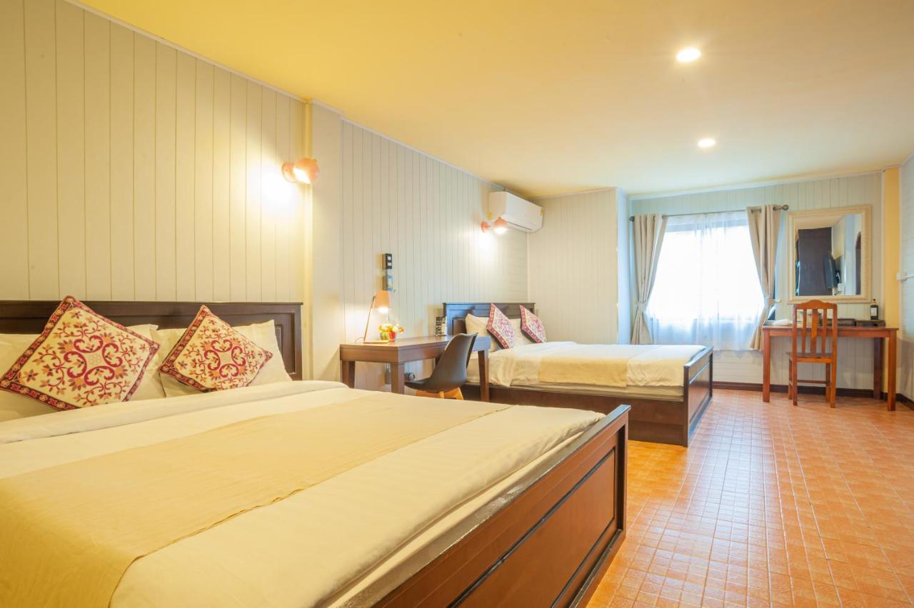 Talay Sai @ Thung Wua Laen Hotel Pathiu Bagian luar foto